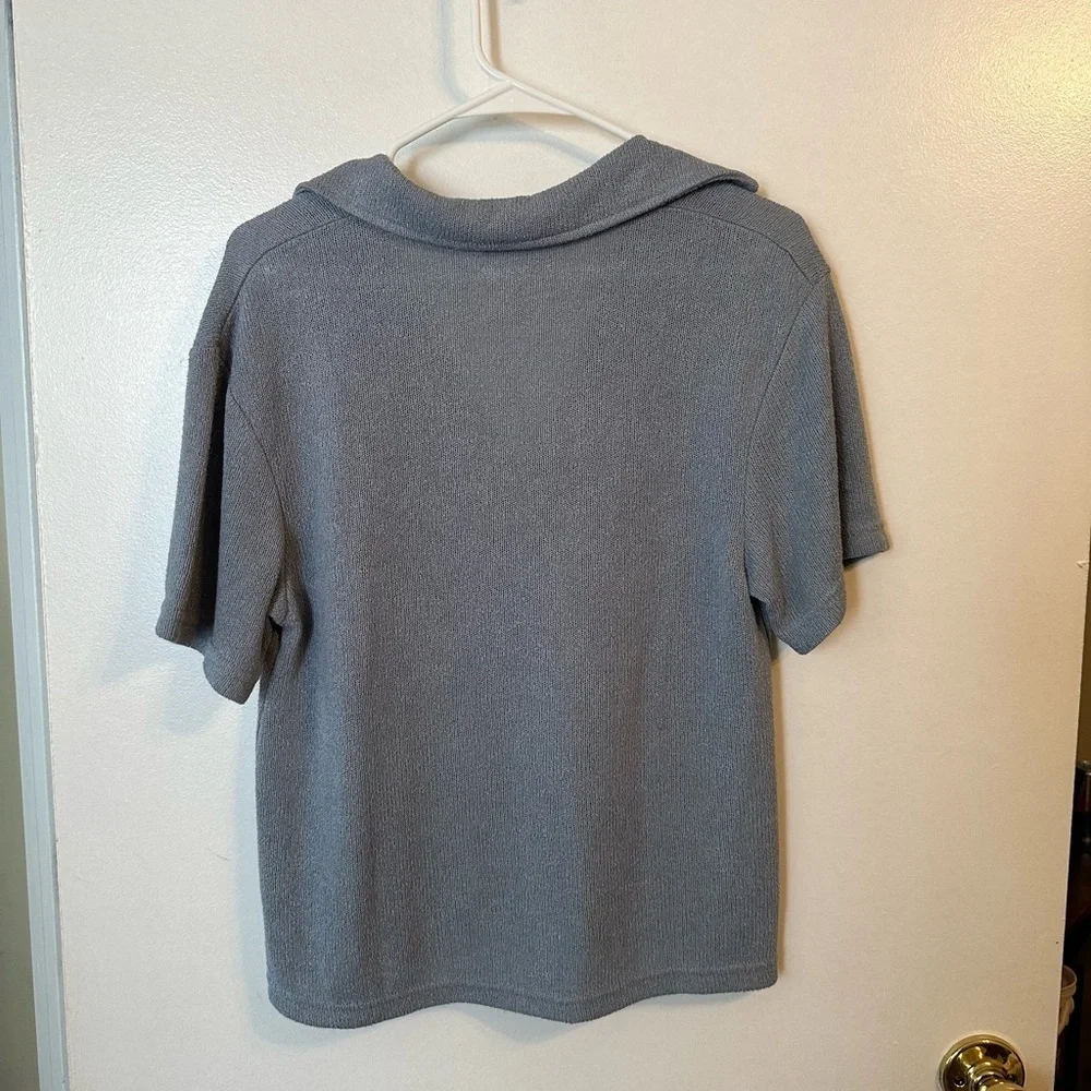 H&M Collared Top - Picture 2 of 3